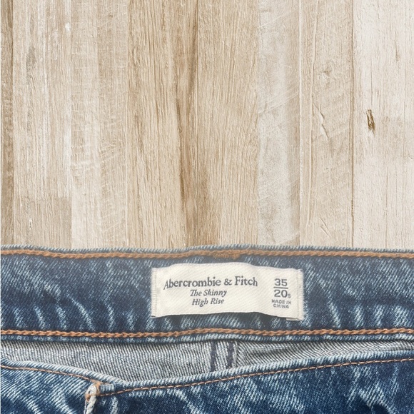 ABERCROMBIE - The Skinny High Rise with Smoothing Pockets - Picture 4 of 4